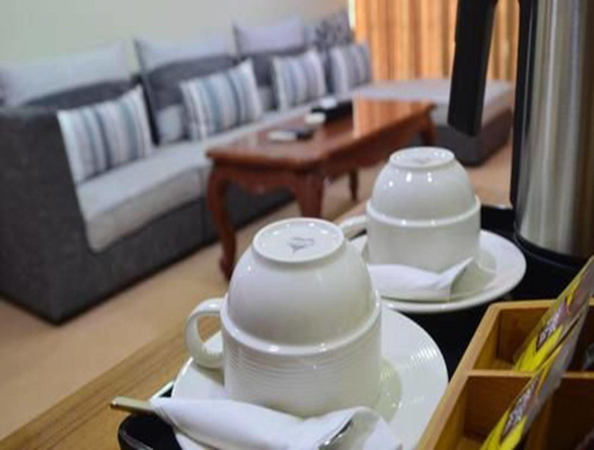 Myat Nan Yone Hotel Naypyidaw Kültér fotó
